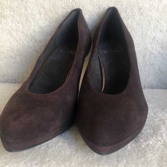 Immaculate Stuart Weitzman suede pumps/ heels - Picture 5 of 5